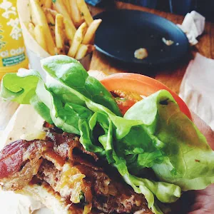 Roam Artisan Burgers