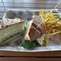The Hub Grill & Bar